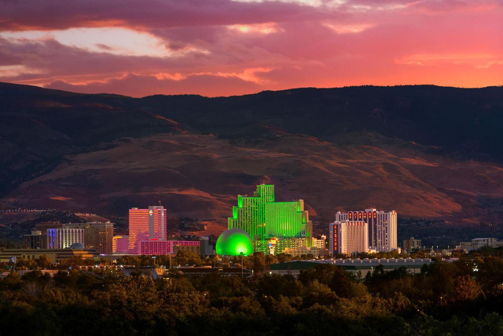 Silver Legacy Reno Resort Casino At The Row Extérieur photo